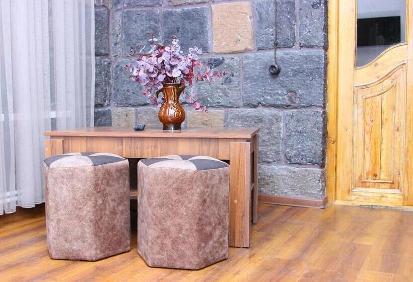 پانسیون Darbas Guest House