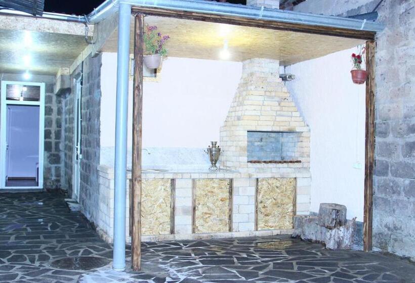 پانسیون Darbas Guest House