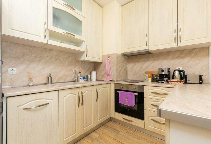 Stylish 2bd Apartment With A Nice Cozy Terrace