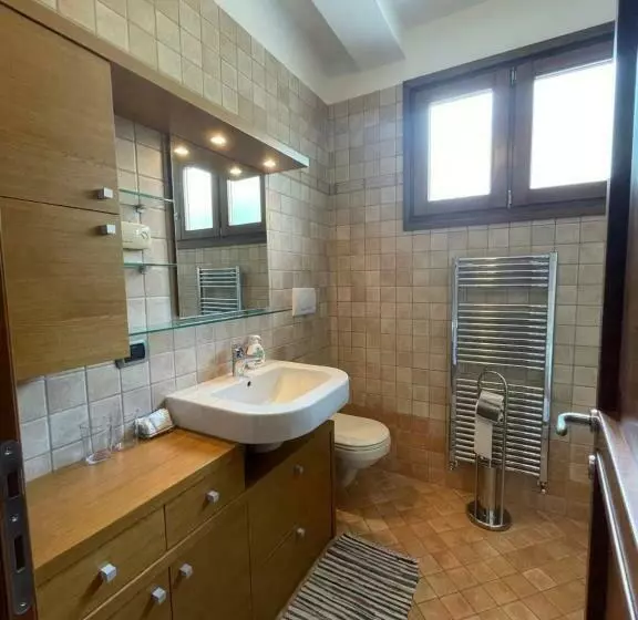 Terraced House With Garden In Dongo   Larihome A13