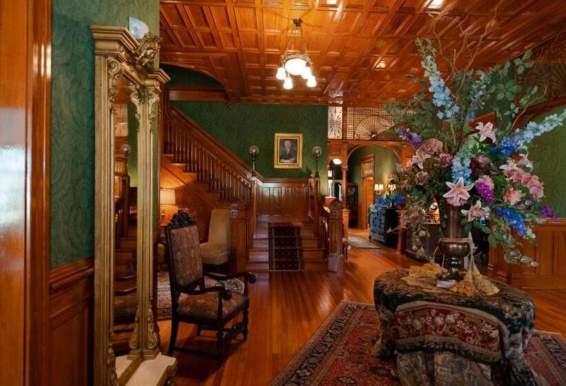 فندق صغير Captain Henderson House