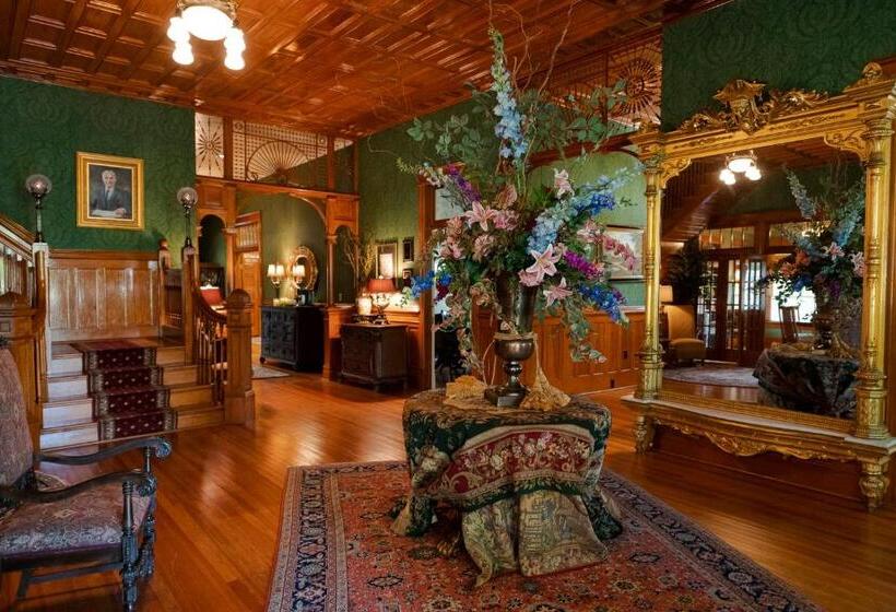 فندق صغير Captain Henderson House