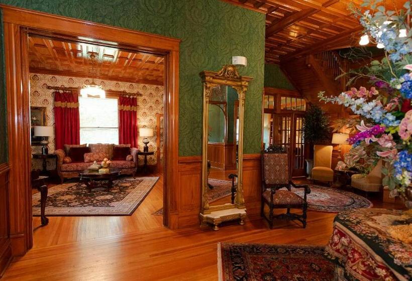 فندق صغير Captain Henderson House