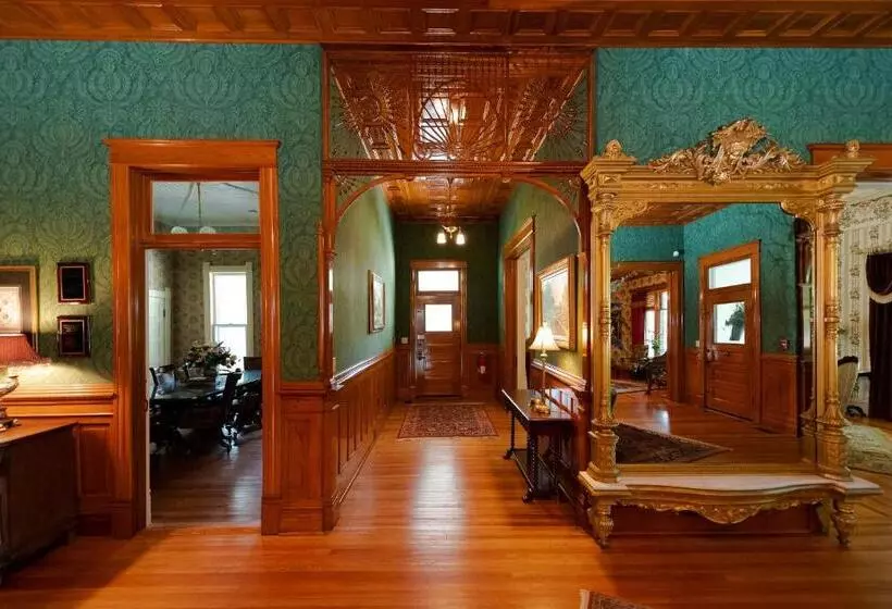 ユースホステル Captain Henderson House