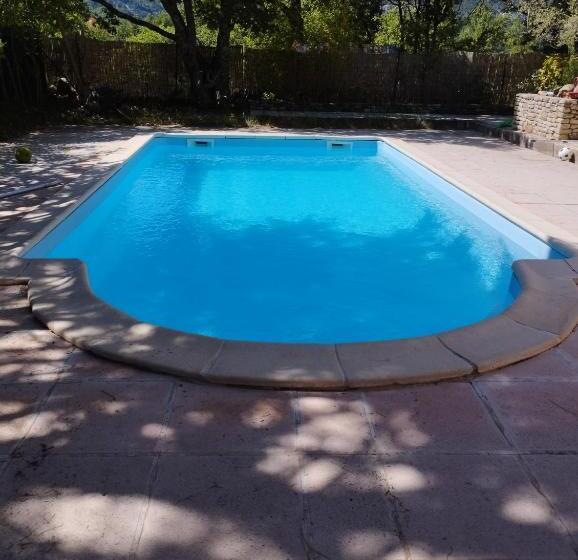 مبيت وإفطار Chambre D’hôtes L’orange Bleue