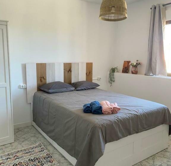 Countryside House With Sea View Near The Beach