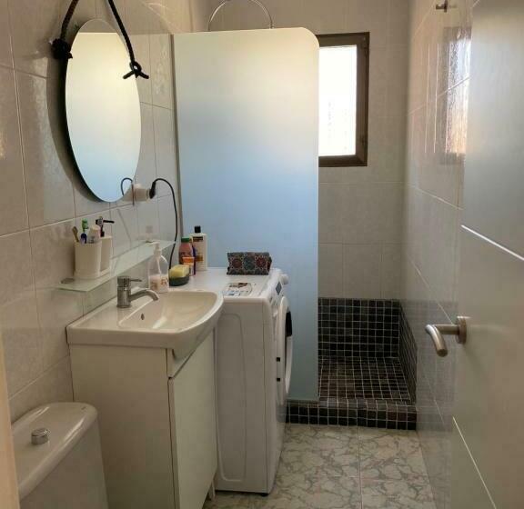 Countryside House With Sea View Near The Beach