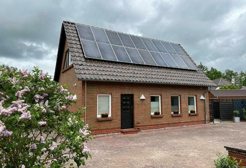 Familienfreundliche Großzügige Unterkunft In Sehr Ruhiger Lage