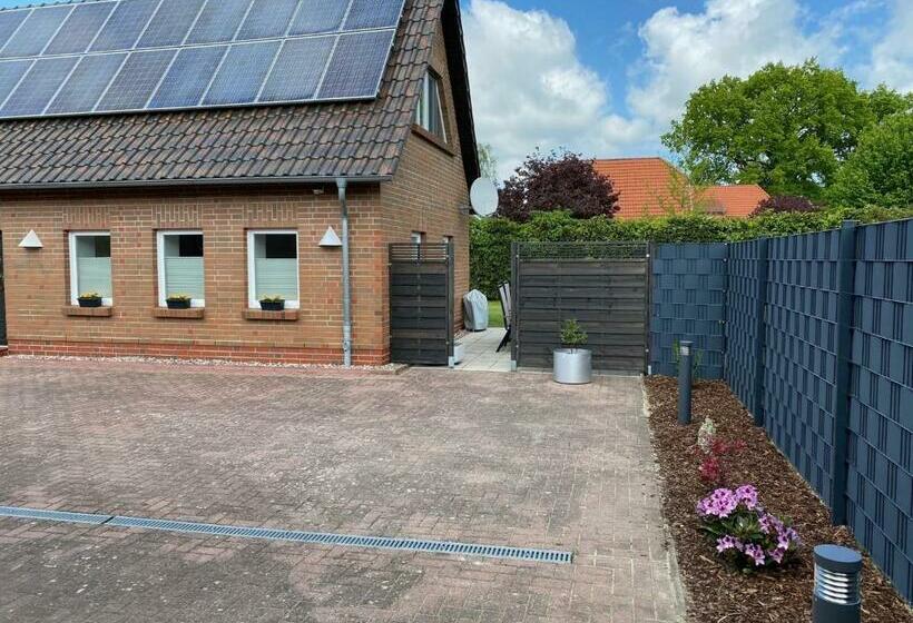 Familienfreundliche Großzügige Unterkunft In Sehr Ruhiger Lage