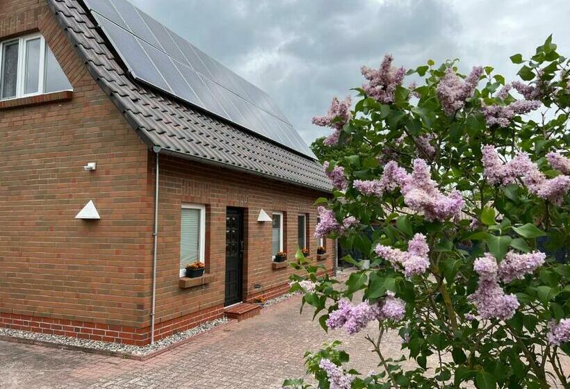 Familienfreundliche Großzügige Unterkunft In Sehr Ruhiger Lage