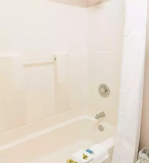 Motelli Quincy Inn And Suites