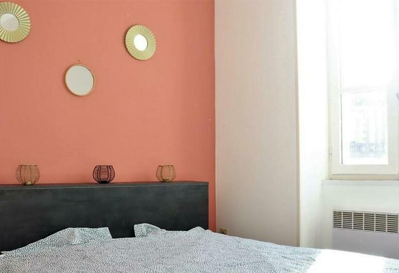 Nevers à La Porte De Paris