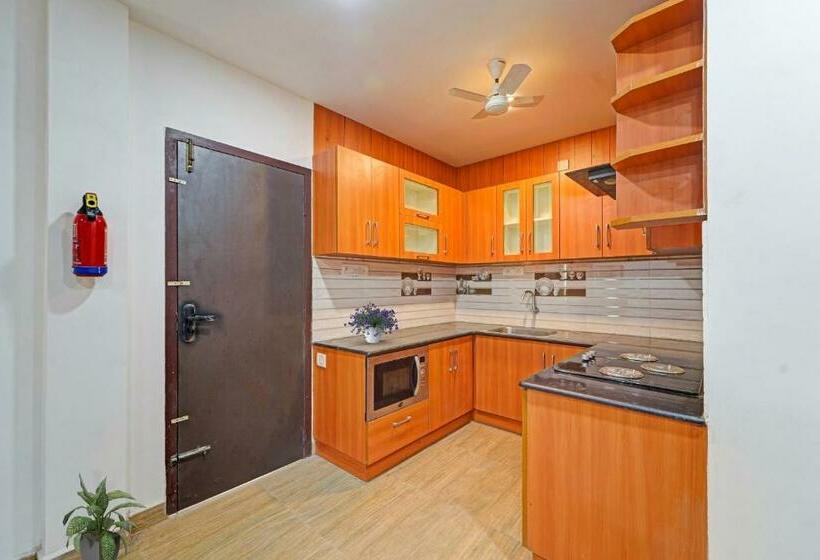 Hotel Oyo 92468 J2 Service Apartment