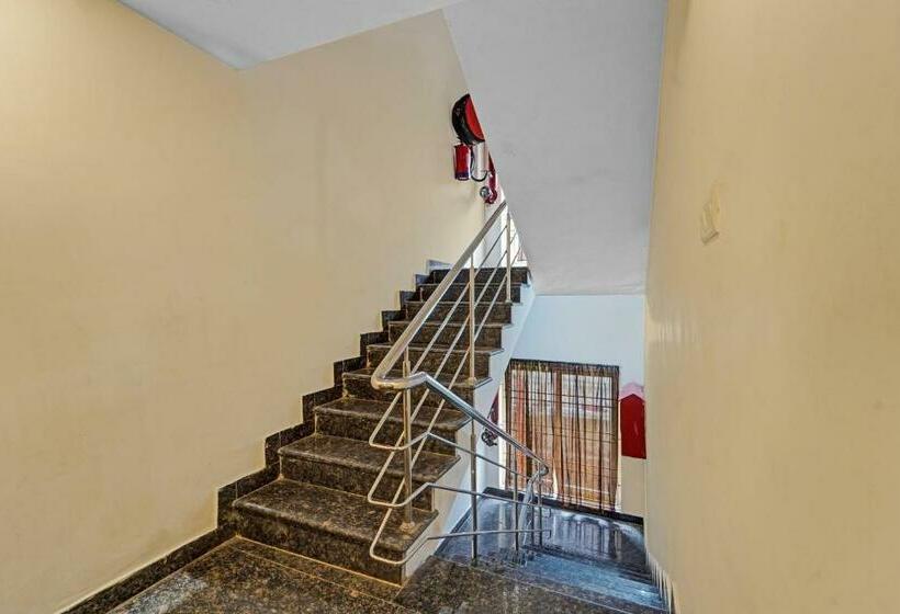 Hotel Oyo 92468 J2 Service Apartment