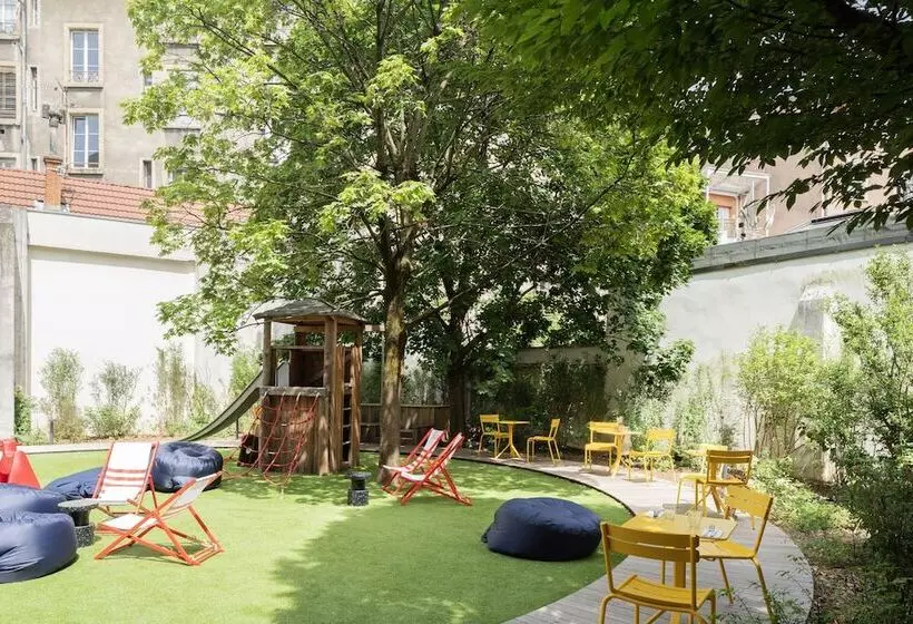 ホテル Rockypop Grenoble