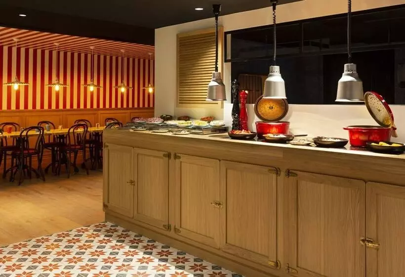 ホテル Rockypop Grenoble