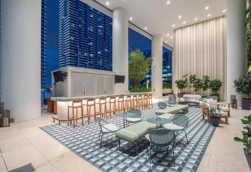 هتل Suites At Sls Lux Brickell Managed By Ce