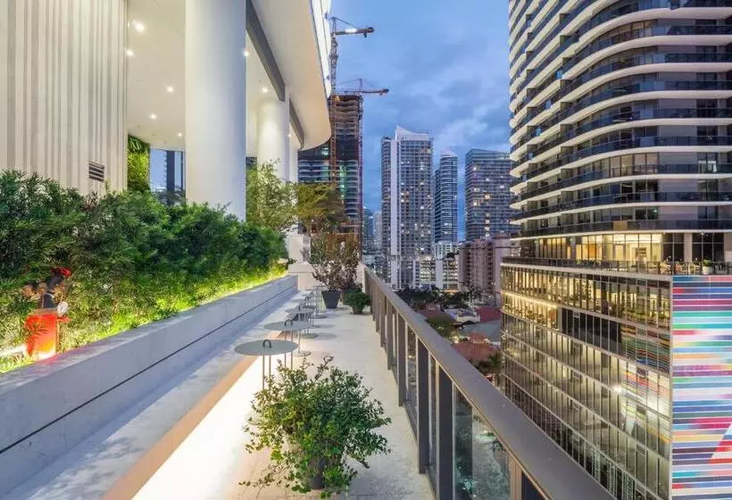 هتل Suites At Sls Lux Brickell Managed By Ce