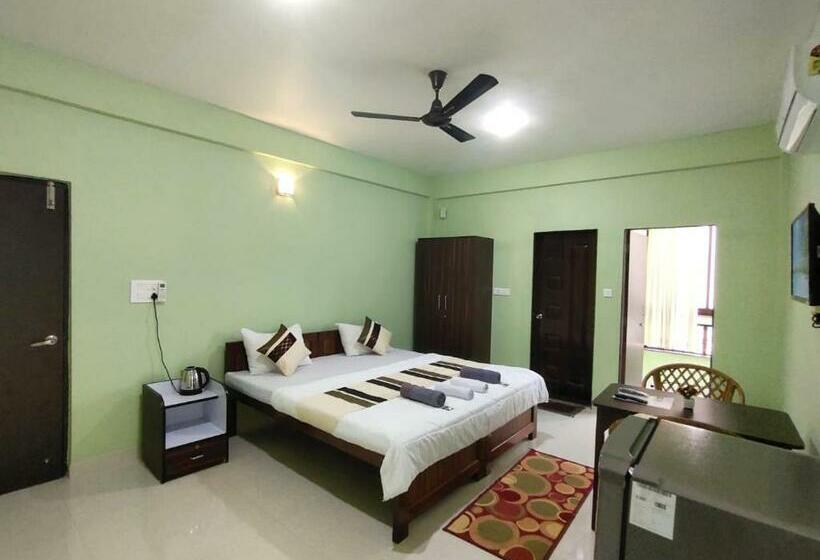 פנסיון The Narrow Way Edward Guest House