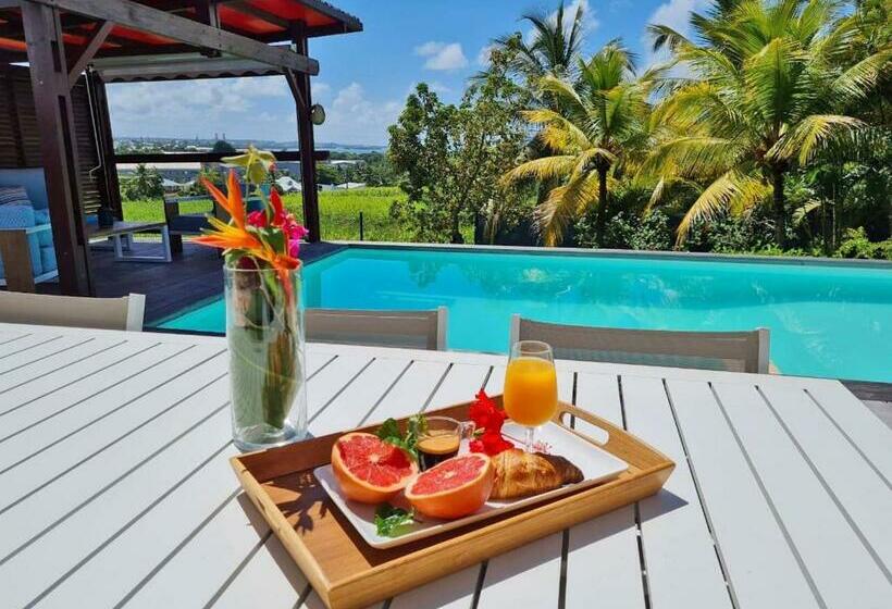 Villa De 4 Chambres Avec Piscine Privee Jacuzzi Et Jardin Clos A Baie Mahault A 5 Km De La Plage