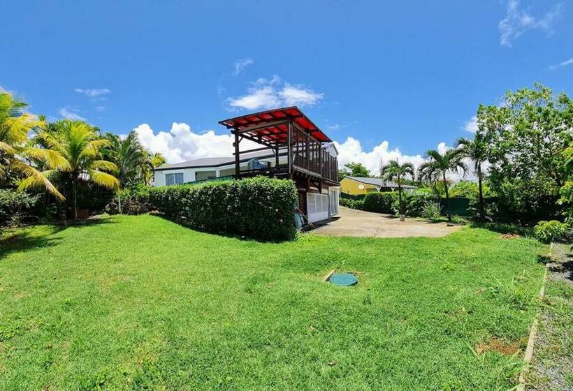 Villa De 4 Chambres Avec Piscine Privee Jacuzzi Et Jardin Clos A Baie Mahault A 5 Km De La Plage