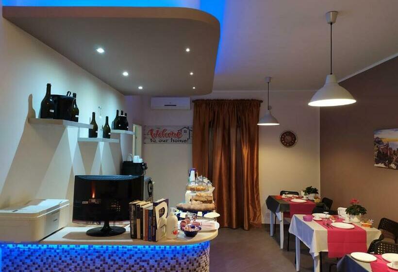 تختخواب و صبحانه Paladino