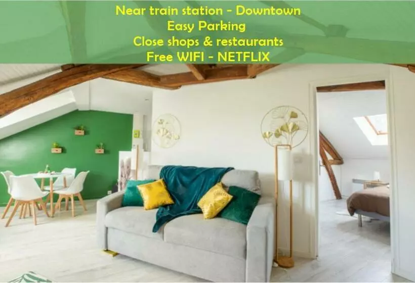 Le Marché Cosy à Vernon Giverny   Claude Monet   Downtown