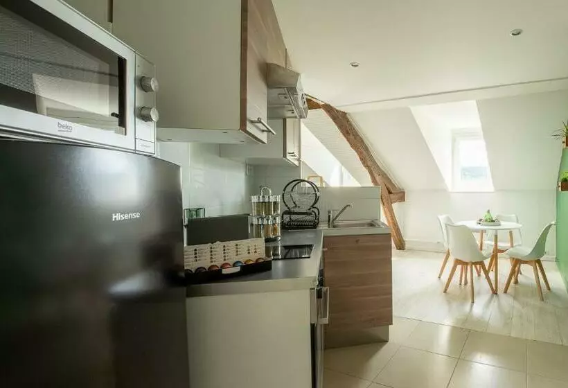 Le Marché Cosy à Vernon Giverny   Claude Monet   Downtown