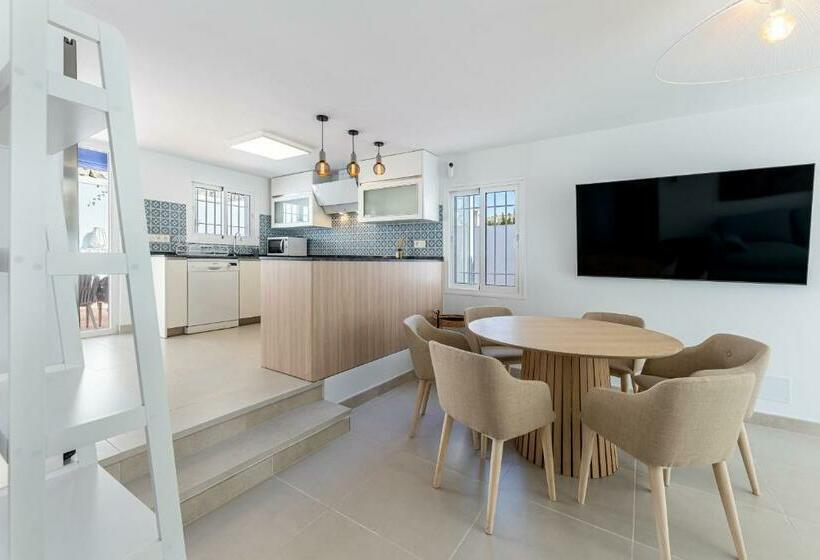 New Charming House 150 Meters From The Beach