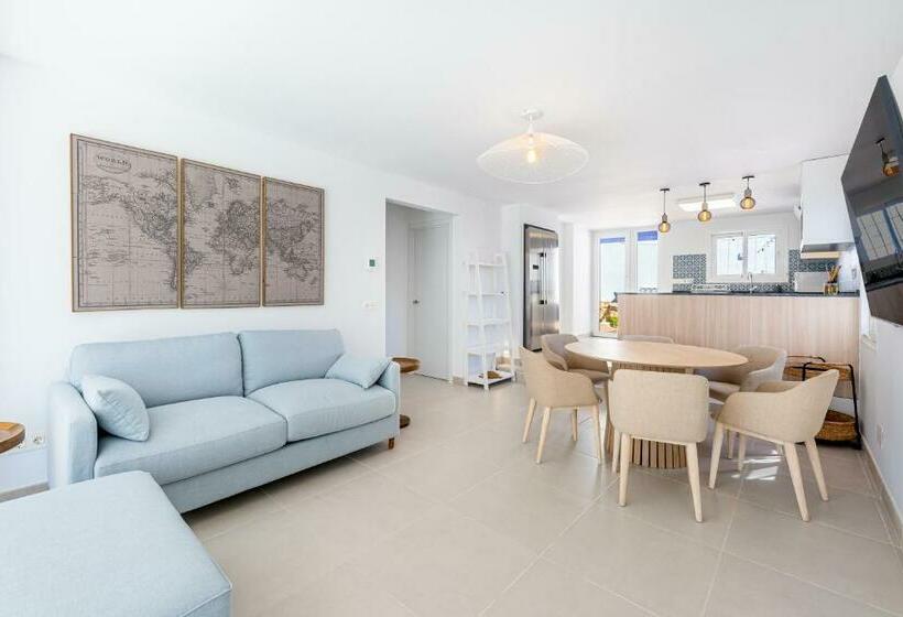 New Charming House 150 Meters From The Beach