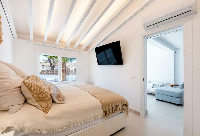 New Charming House 150 Meters From The Beach