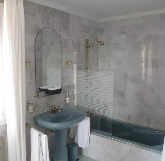 پانسیون Chambre Vue Feérique Panoramique Calme Piscine Xxl