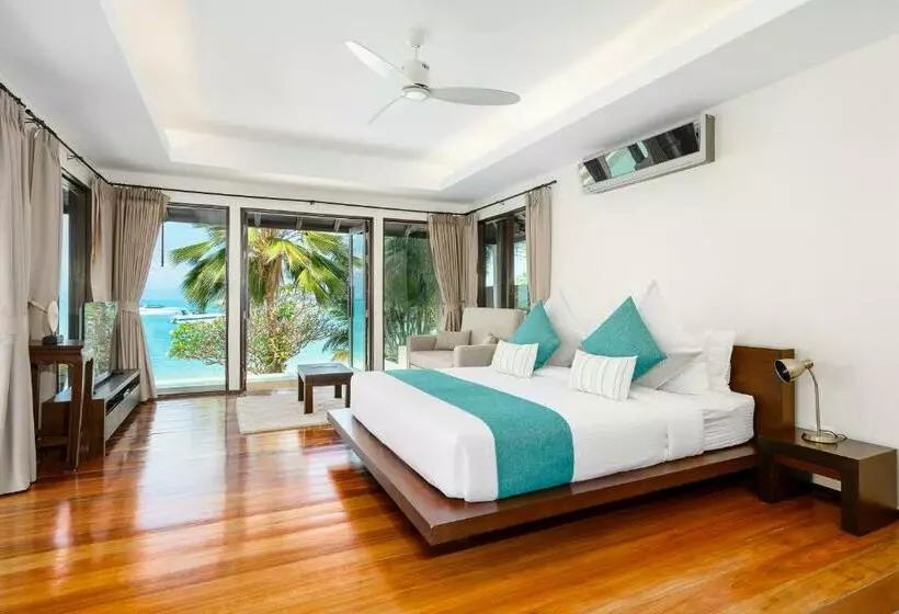 Bacaya Beachfront Villa