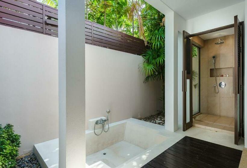 Bacaya Beachfront Villa