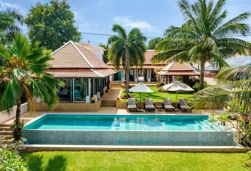 Bacaya Beachfront Villa