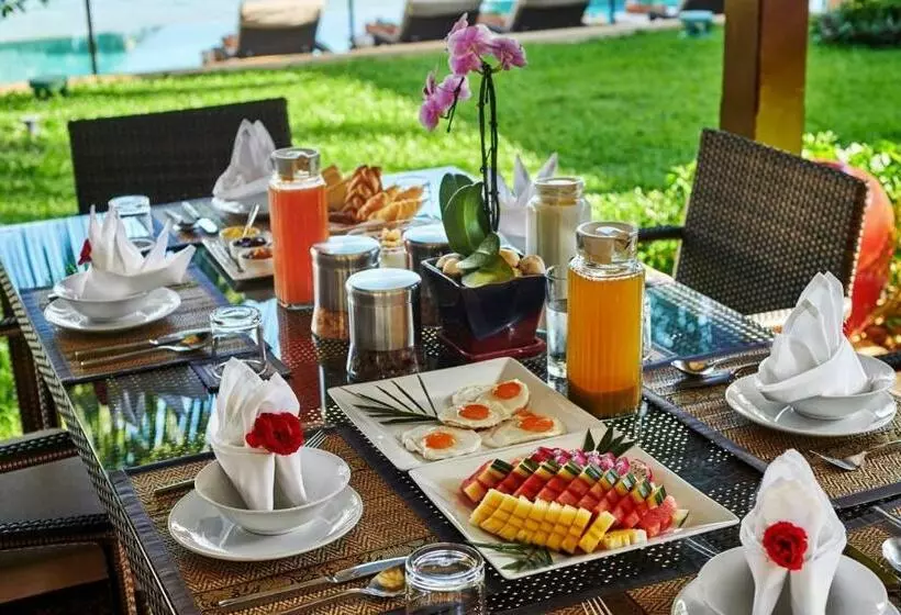 Bacaya Beachfront Villa