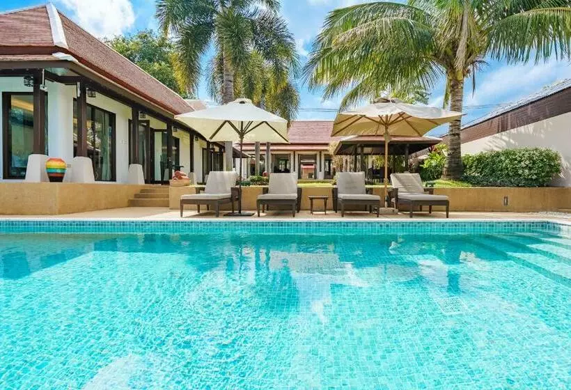 Bacaya Beachfront Villa