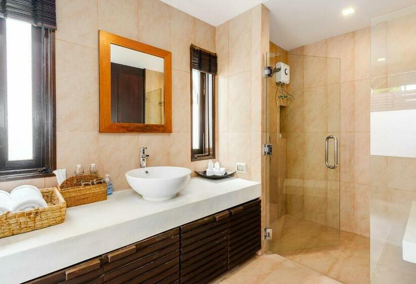 Bacaya Beachfront Villa