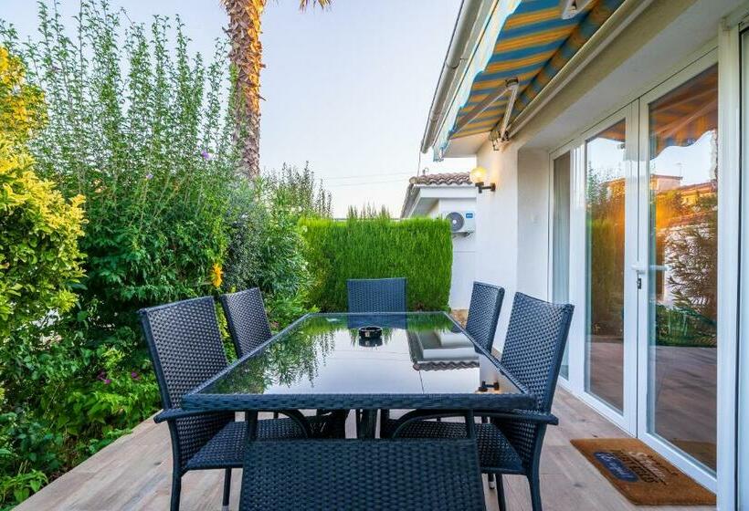 Colibri Resort In Cambrils