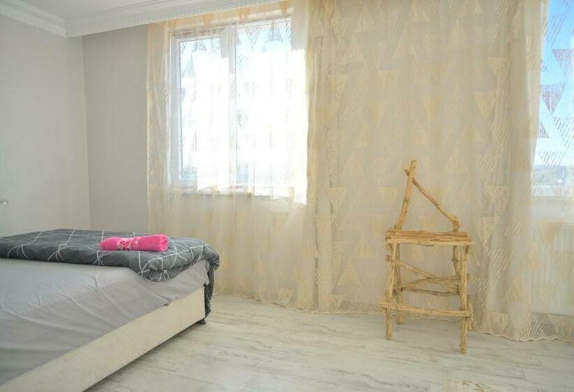 تختخواب و صبحانه Forest Villa 2, 6 Minutes From Istanbul Airport