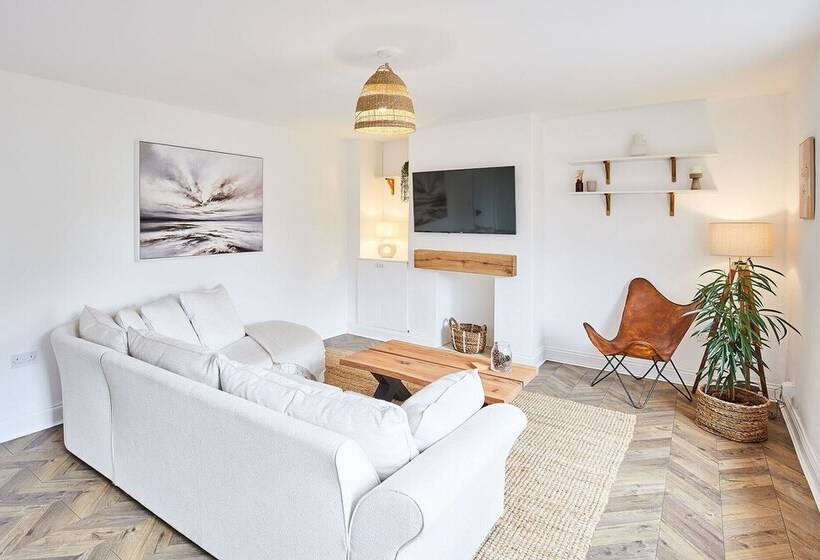 Host Stay Tally House