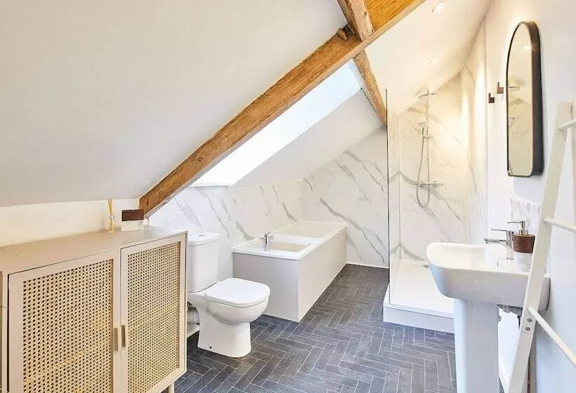 Host Stay Tally House