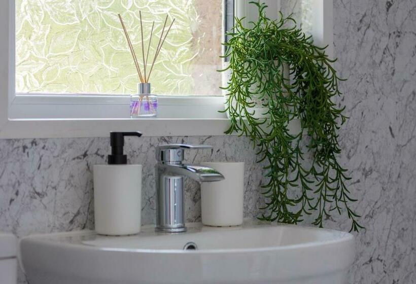 Lovely 2 Bed Upper Villa In Kirkliston Edi Airport