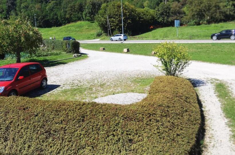 פנסיון Angela Home   Rooms