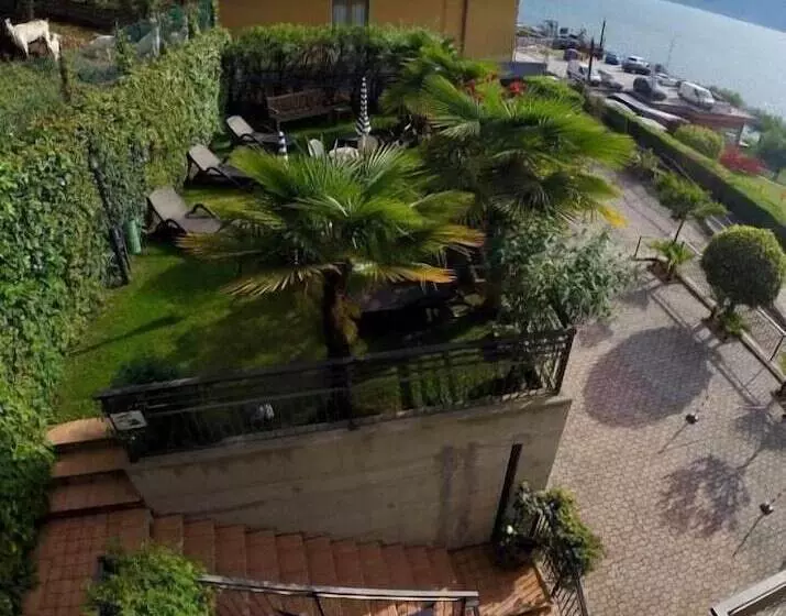 هتل Albergo Villa Edera