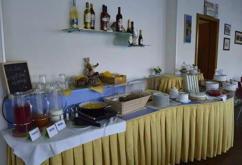 هتل Albergo Villa Edera