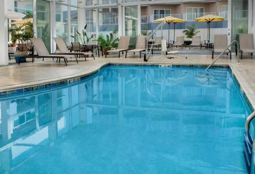 هتل Courtyard By Marriott Ocean City Oceanfront