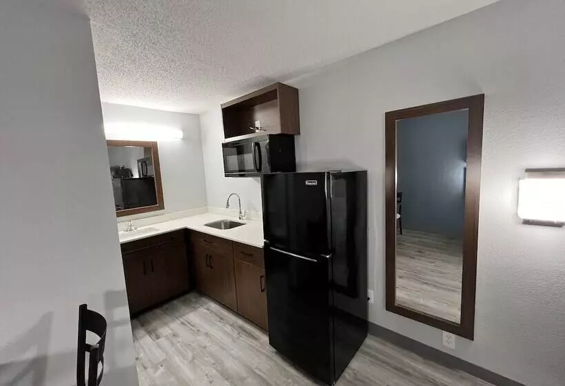 هتل Hometowne Studios By Red Roof Florence, Ky Cincinnati Airport