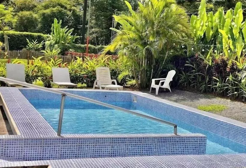 هتل Jardines Arenal