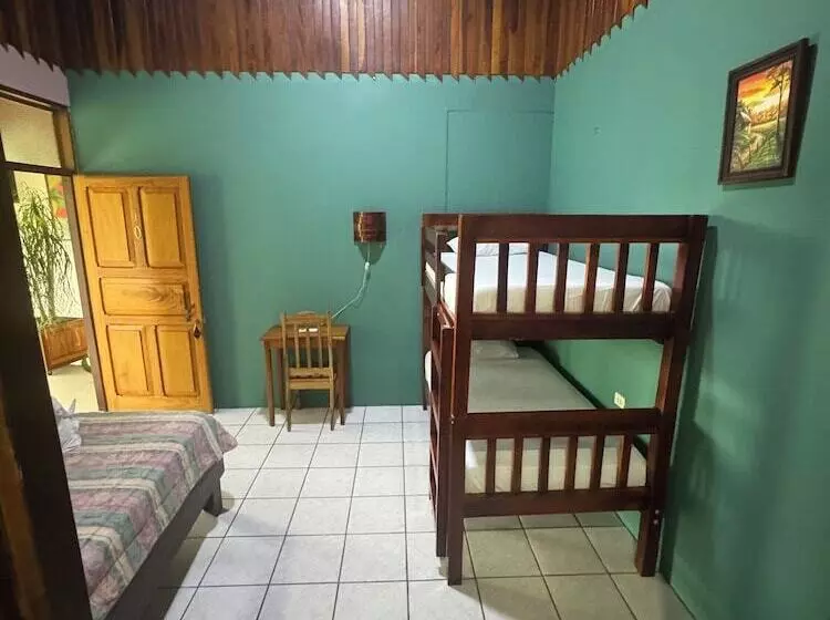 هتل Jardines Arenal